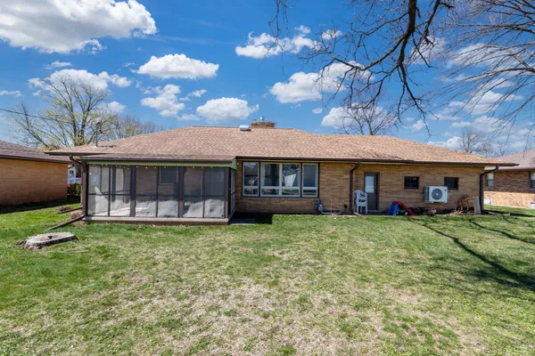 $325,000 | 115 South Walnut Street, Belle Plaine, MN 56011