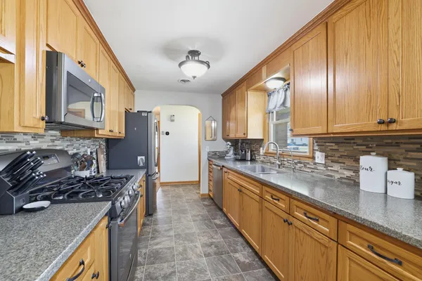 $325,000 | 115 South Walnut Street, Belle Plaine, MN 56011