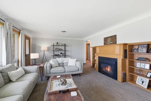 $325,000 | 115 South Walnut Street, Belle Plaine, MN 56011