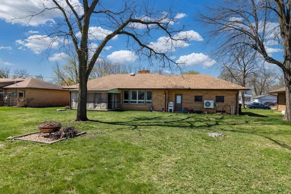 $325,000 | 115 South Walnut Street, Belle Plaine, MN 56011