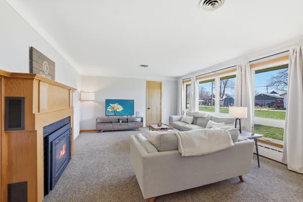 $325,000 | 115 South Walnut Street, Belle Plaine, MN 56011