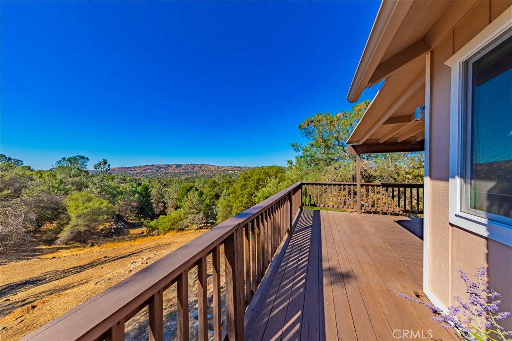 43629 Ranger Cir Drive Coarsegold, CA 93614 - Photo 29 of 54 a view of a balcony with an outdoor space
