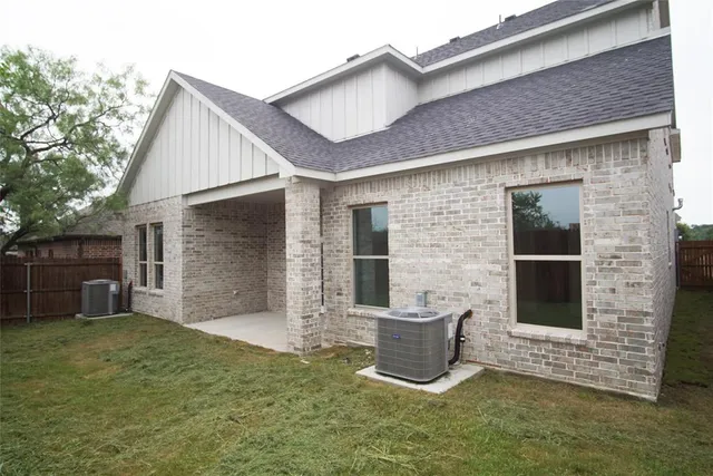 $3,000 | 1708 Prestwick Lane, Ennis, TX 75119