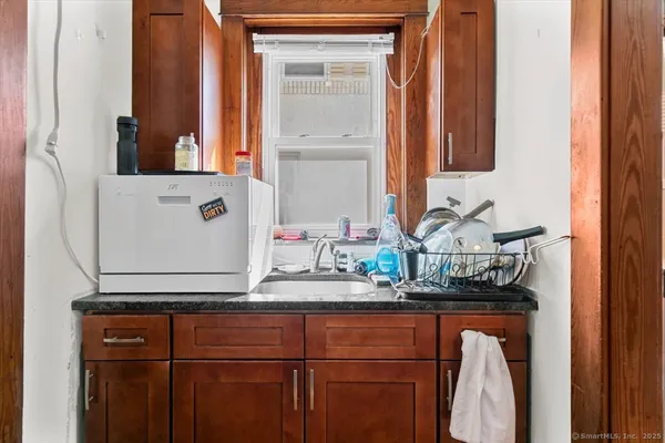 $3,600 | 506-508 Orange Street, Unit 2, New Haven, CT 06511