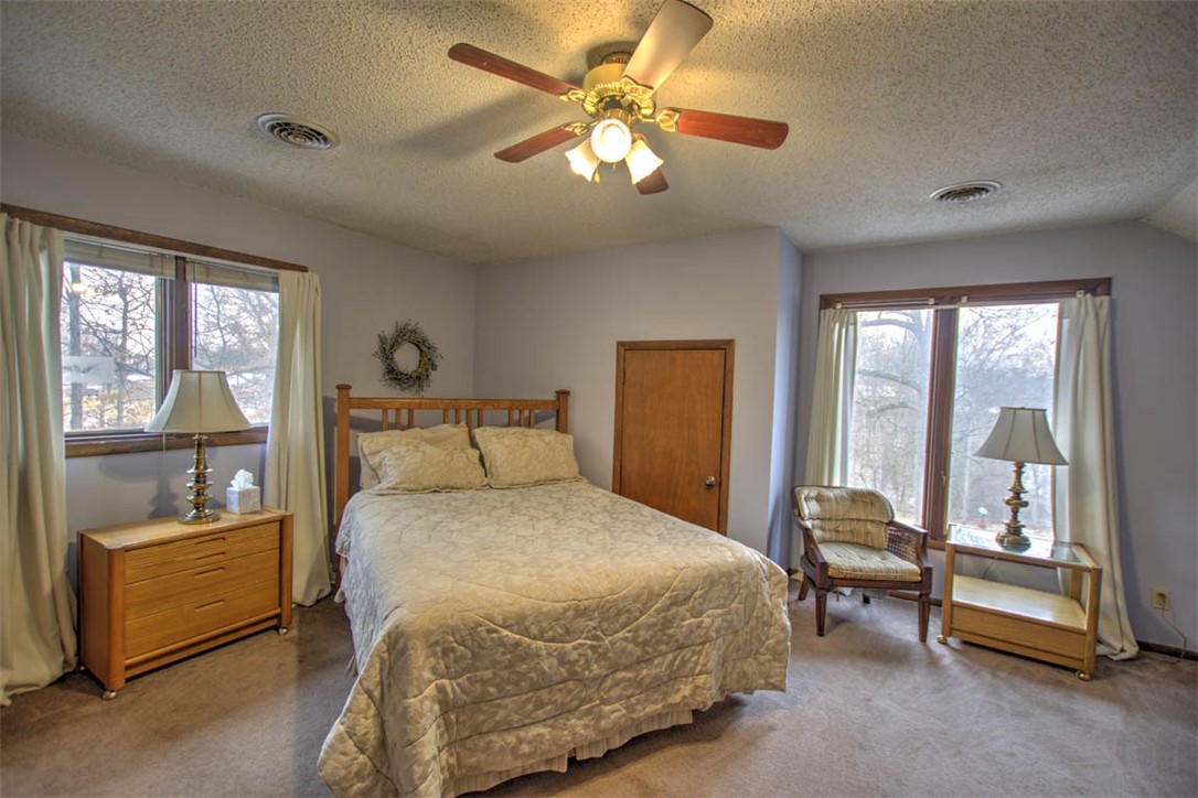 4552 North Prairie View Road Argenta, IL 62501 - Photo 17 of 28 Bedroom 3