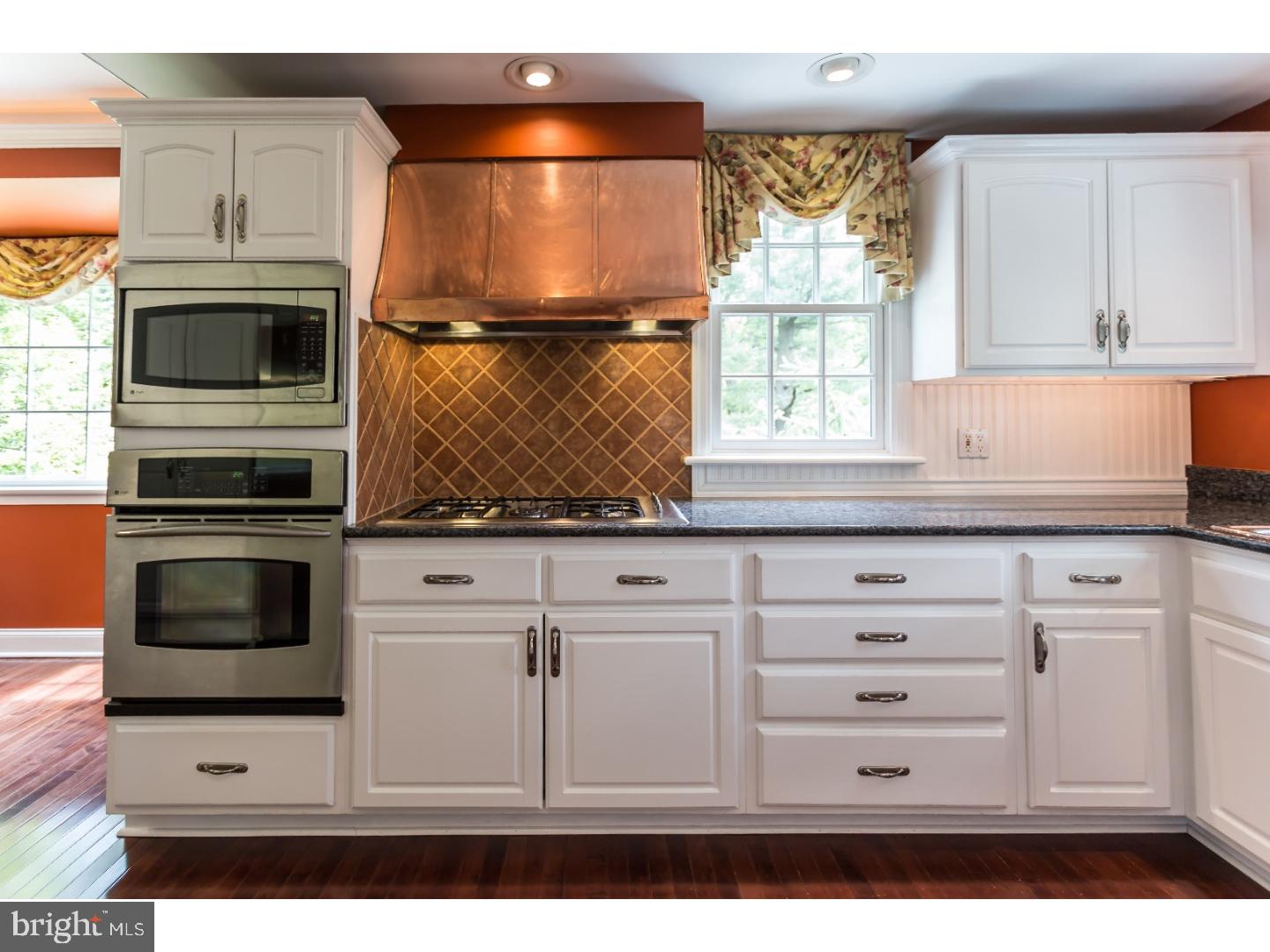 432 Newtown Road Berwyn, PA 19312 - Photo 9 of 25 Kitchen