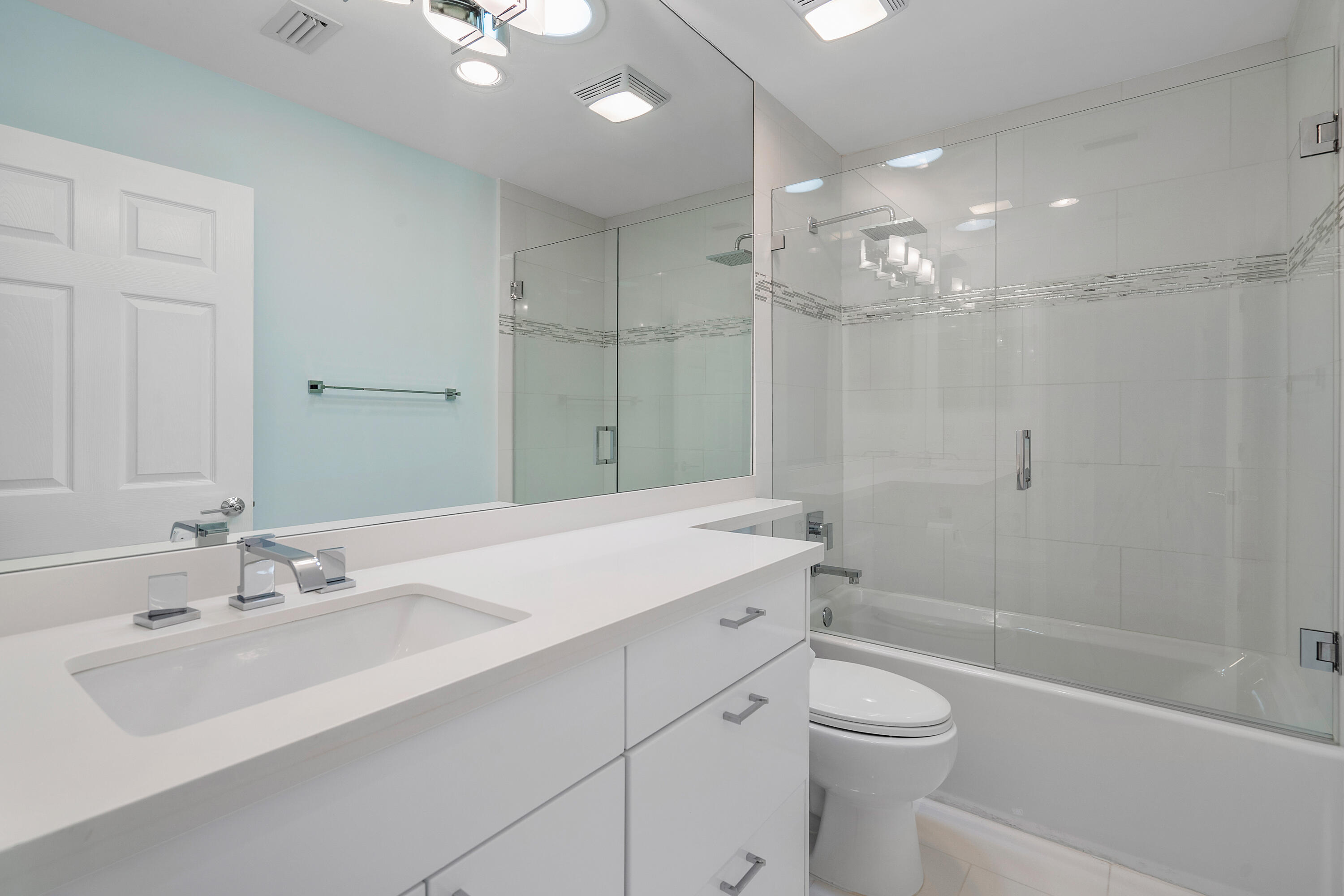 17171 Ryton Lane Boca Raton, FL 33496 - Photo 27 of 49 Bathroom 2
