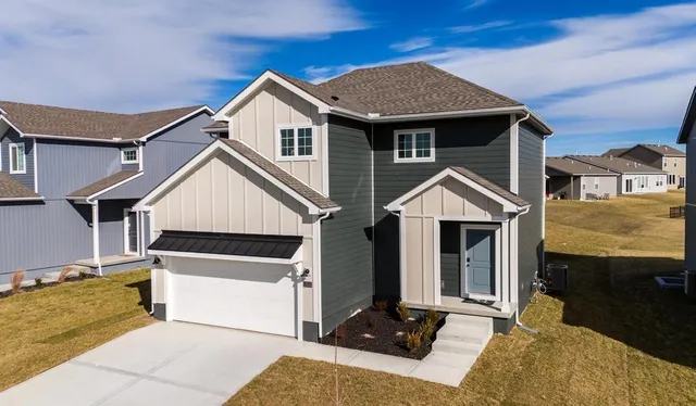 $355,218 | 12429 South Redwood Street, Lee's Summit, MO 64086