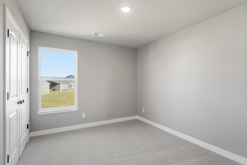 12429 South Redwood Street Lee's Summit, MO 64086 - Photo 11 of 23