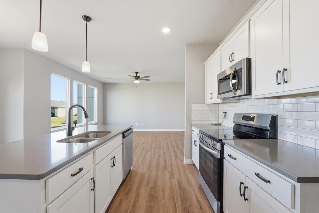 12429 South Redwood Street Lee's Summit, MO 64086 - Photo 15 of 23