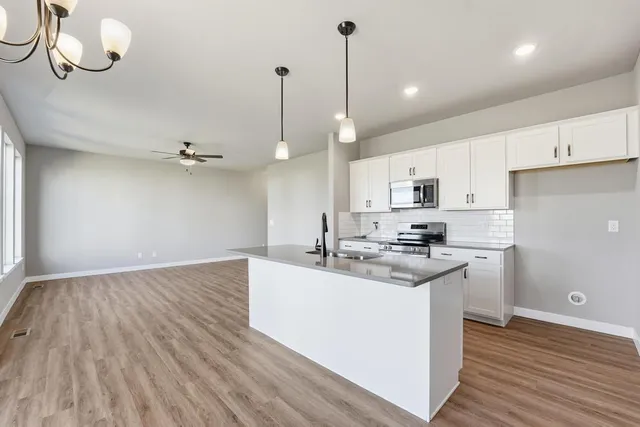 $355,218 | 12429 South Redwood Street, Lee's Summit, MO 64086