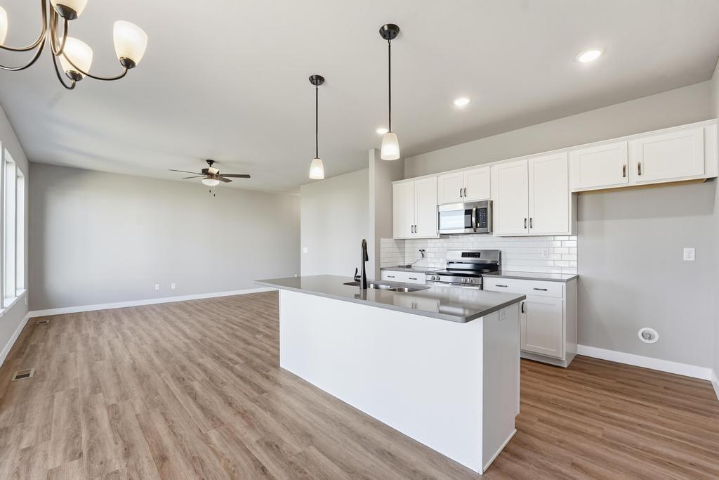 12429 South Redwood Street Lee's Summit, MO 64086 - Photo 16 of 23