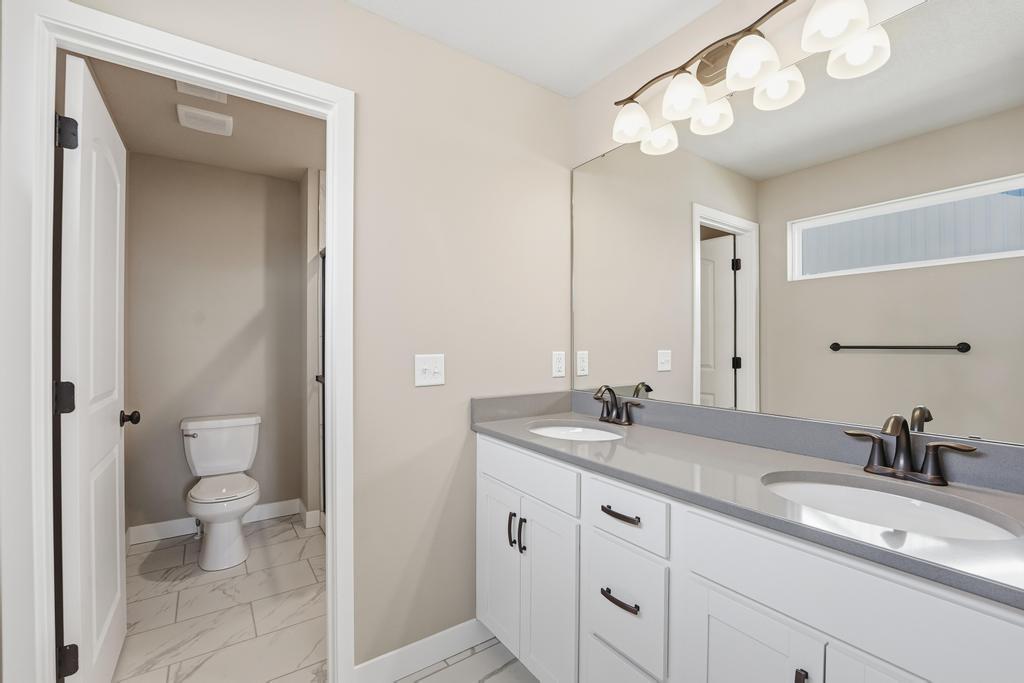 12429 South Redwood Street Lee's Summit, MO 64086 - Photo 7 of 23