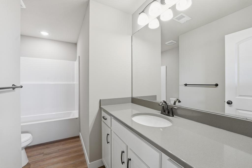 12429 South Redwood Street Lee's Summit, MO 64086 - Photo 10 of 23