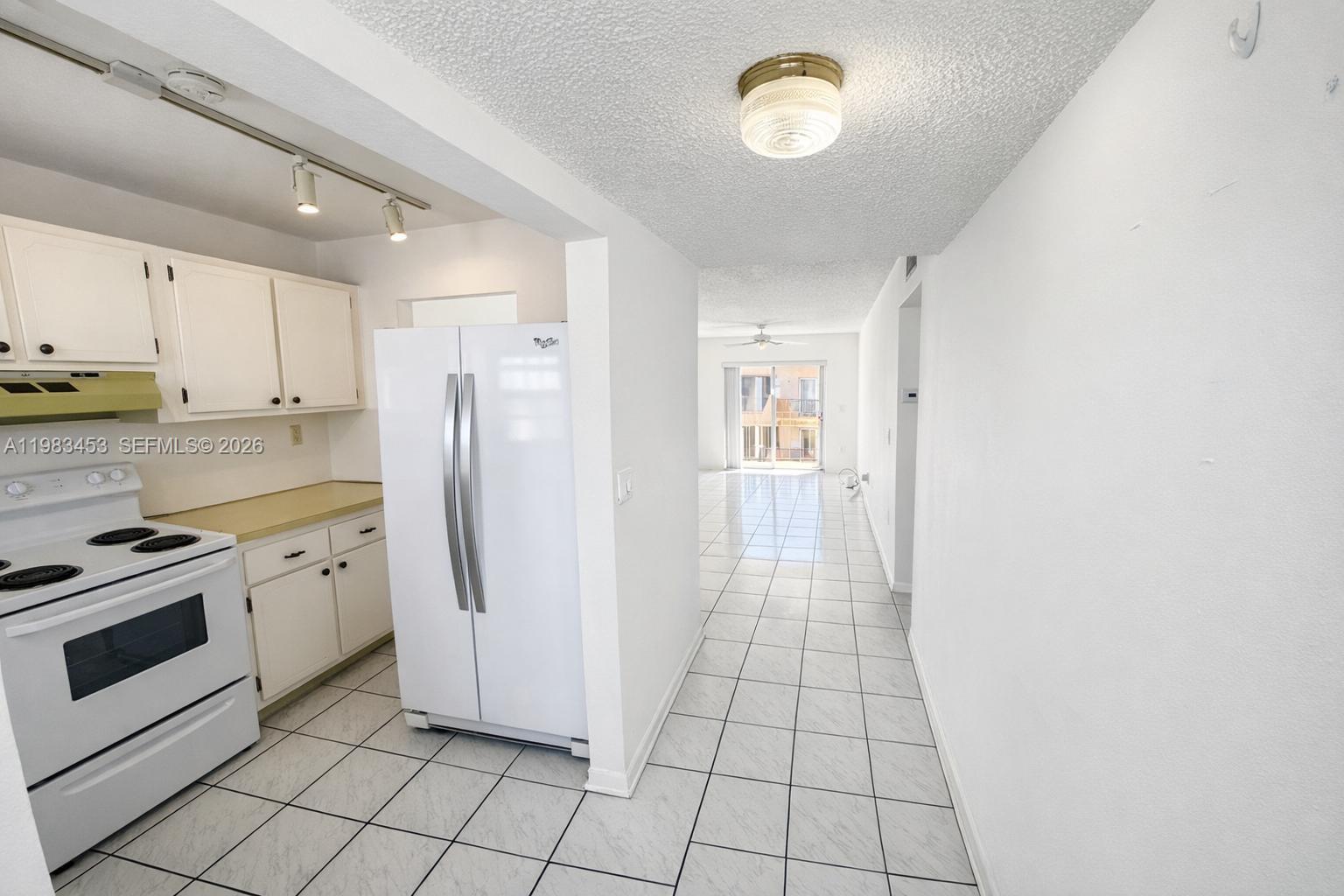 1630 West 46th Street, Unit 514B Hialeah, FL 33012 - Photo 3 of 22