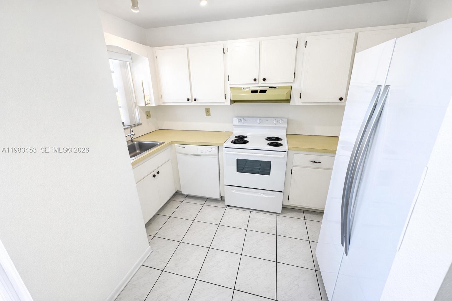 1630 West 46th Street, Unit 514B Hialeah, FL 33012 - Photo 4 of 22