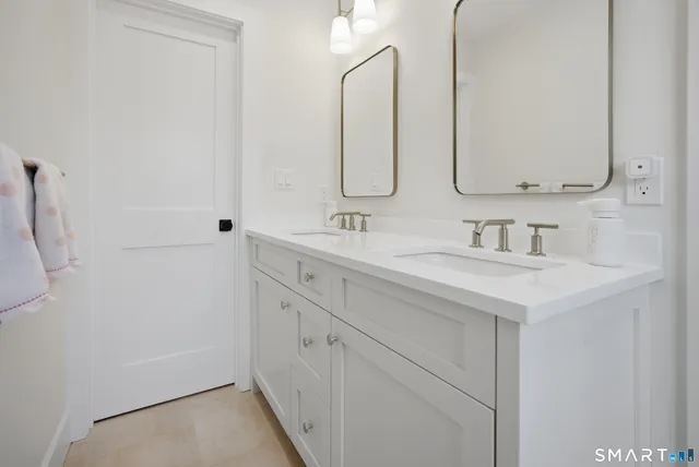 $1,629,000 | 196 Robin Lane, Fairfield, CT 06824