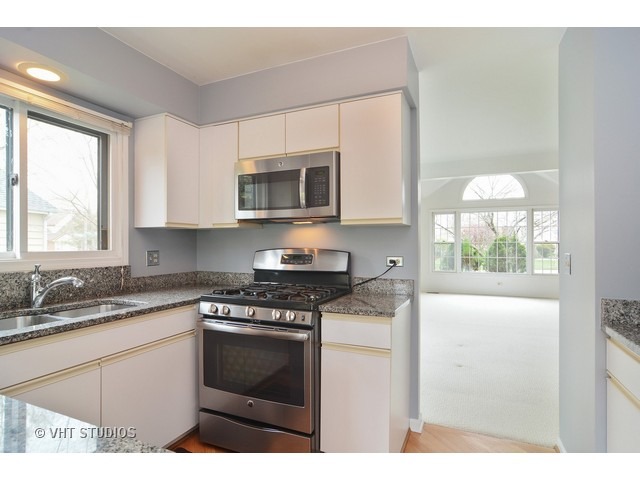 604 Raintree Road Buffalo Grove, IL 60089 - Photo 10 of 21