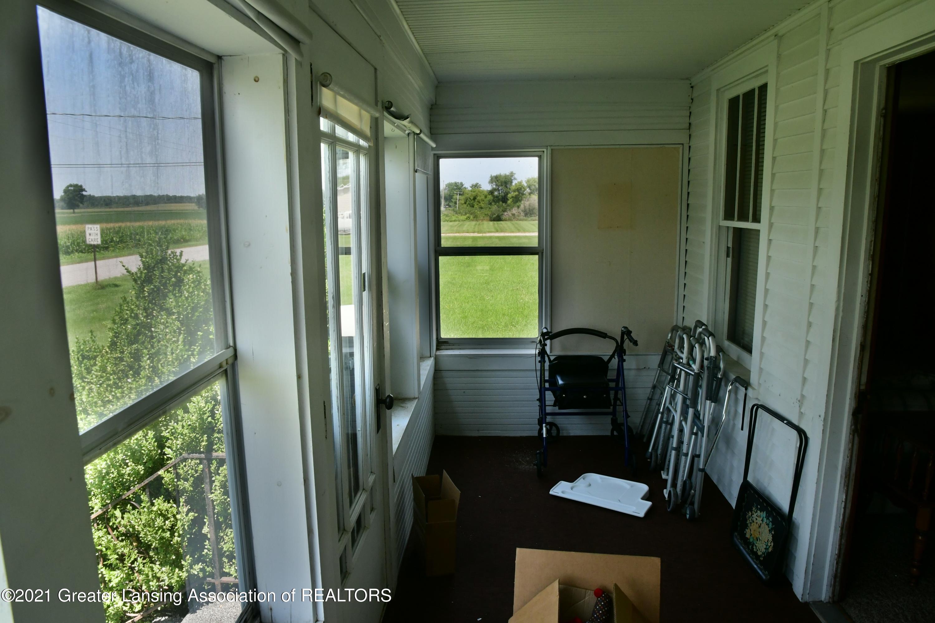 775 Tuttle Road Mason, MI 48854 - Photo 4 of 46 DSC_1845