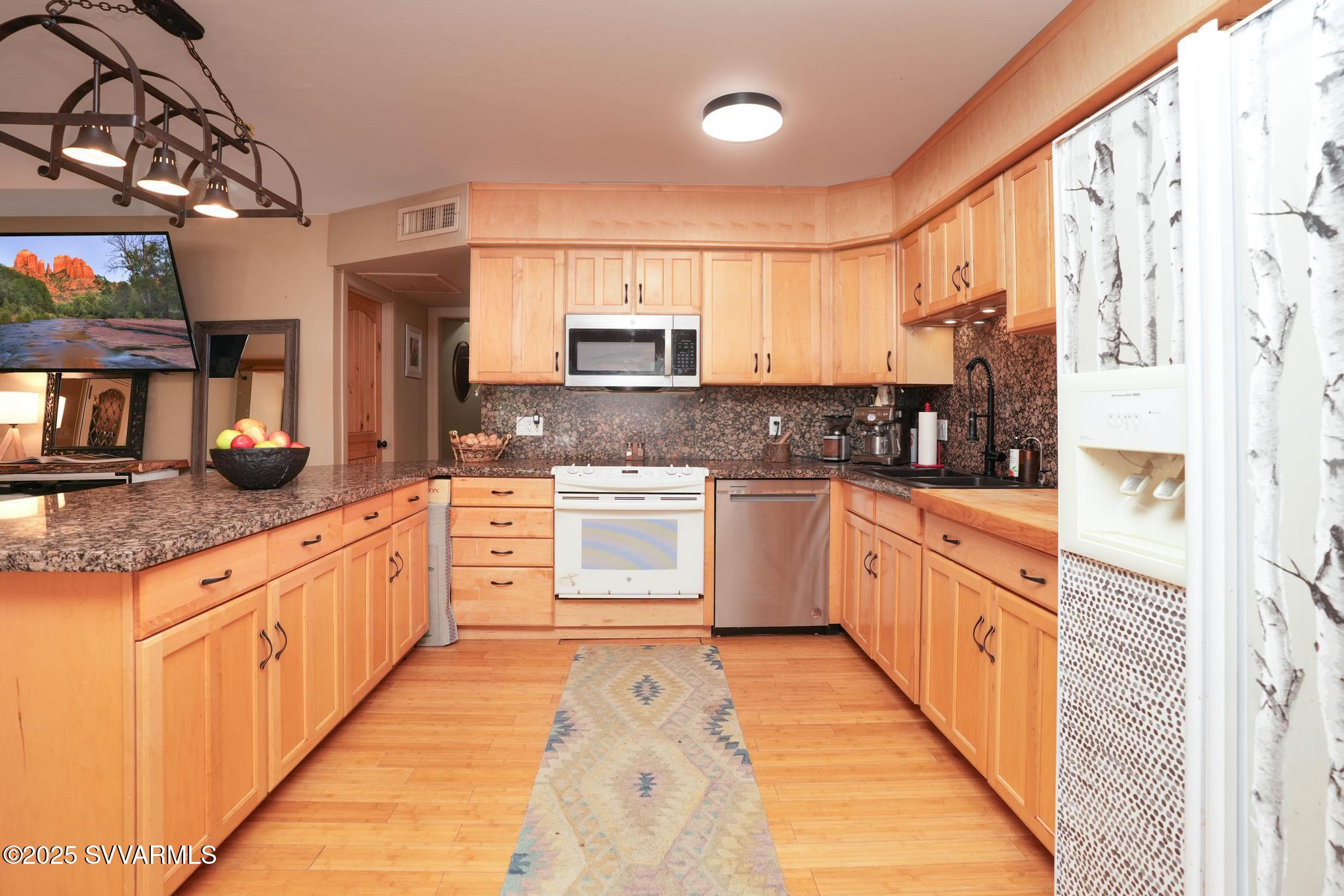 4025 East Valley Lane Rimrock, AZ 86335 - Photo 7 of 30 DSC05085-Edit-Edit