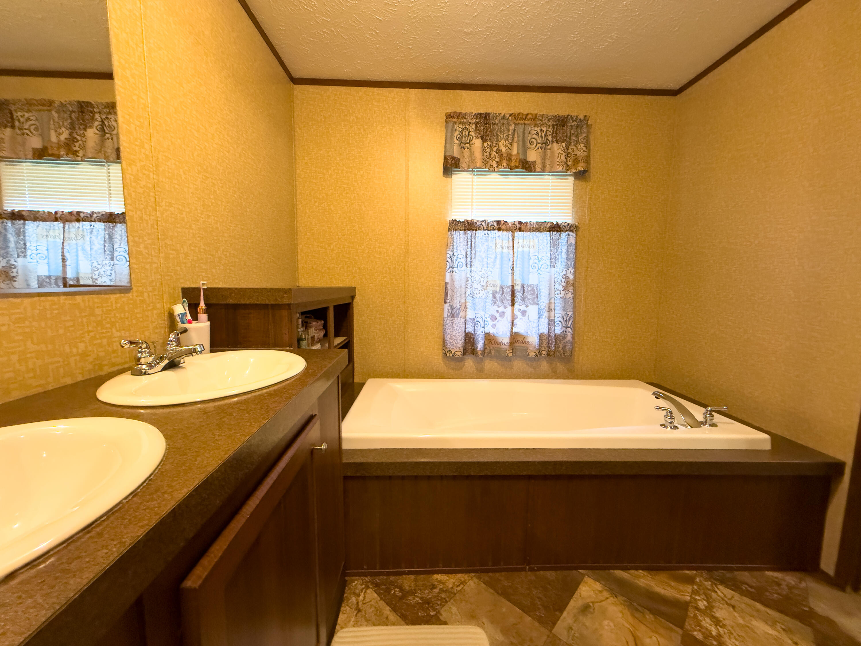 240 Elk Rdg Road Hyden, KY 41749 - Photo 10 of 34 LightroomRealEstateEdits