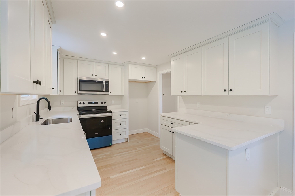 52 Sandini Road Marlborough, MA 01752 - Photo 4 of 23 Gallery Image 4