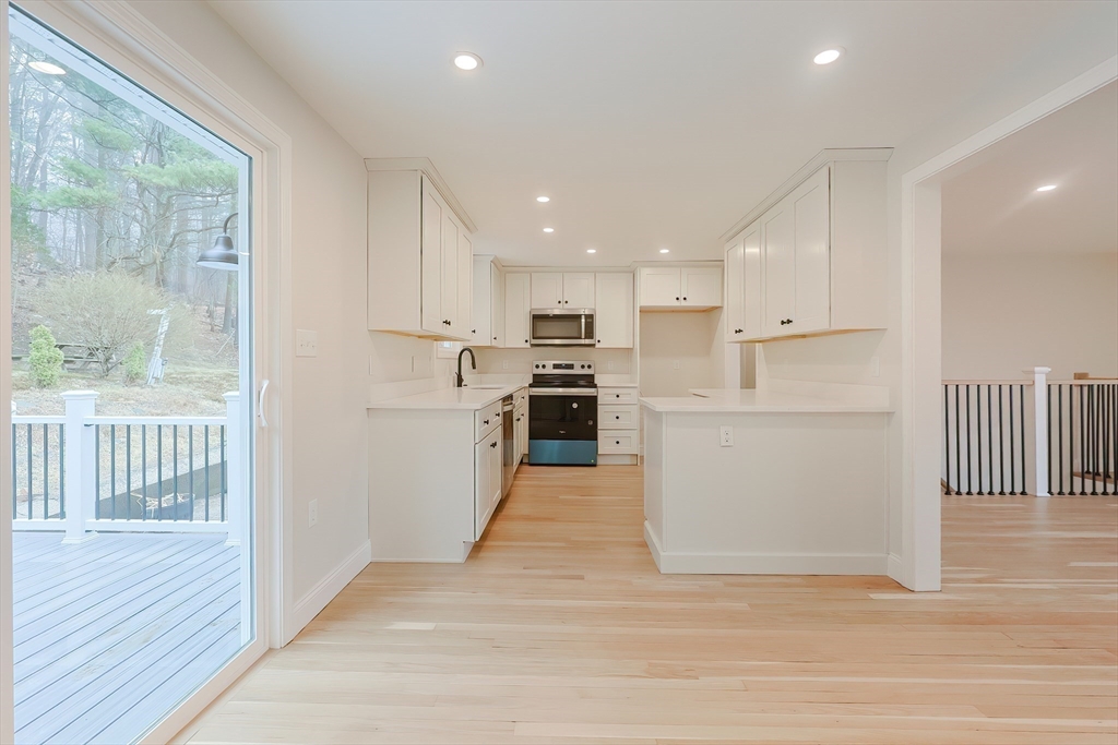 52 Sandini Road Marlborough, MA 01752 - Photo 5 of 23 Gallery Image 5