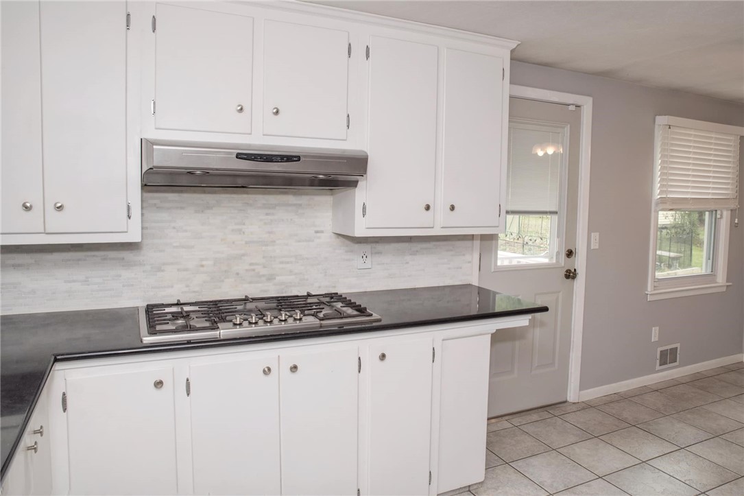785 Centerville Road Warwick, RI 02886 - Photo 4 of 30