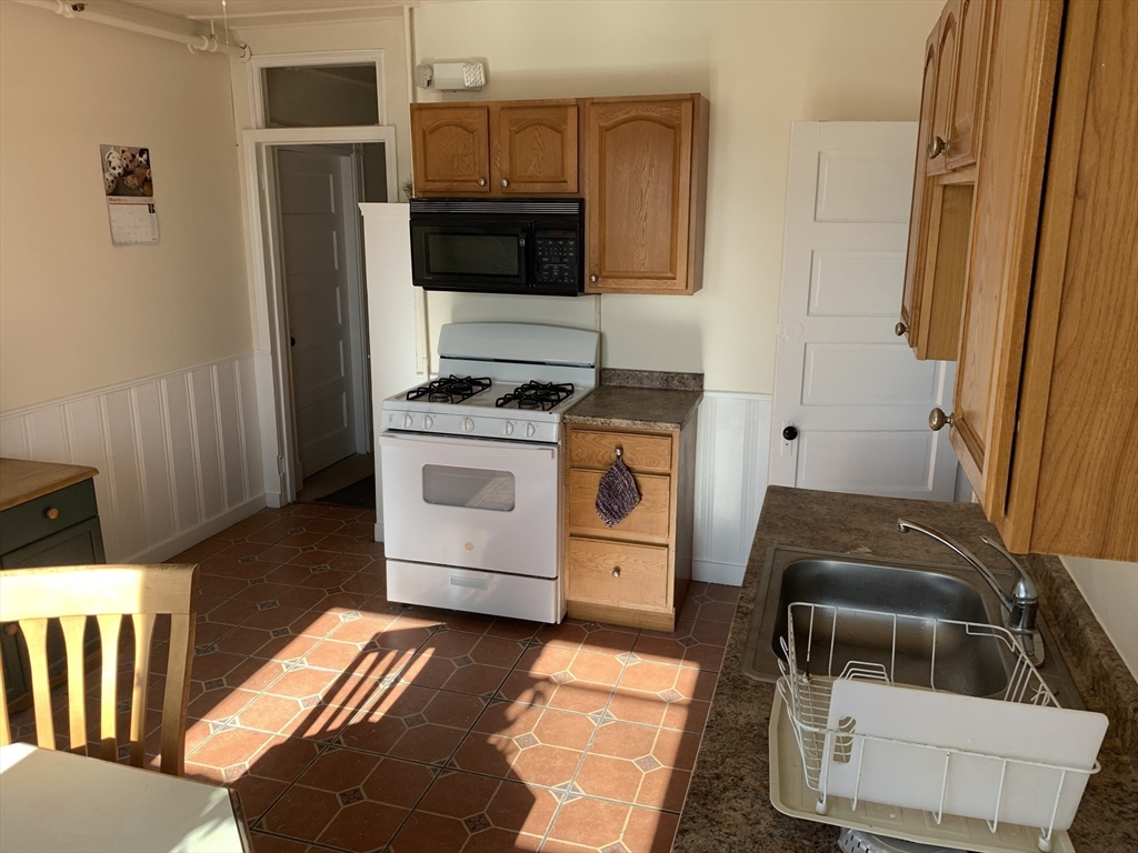 49 Holmes Street, Unit 2B Quincy, MA 02171 - Photo 3 of 6