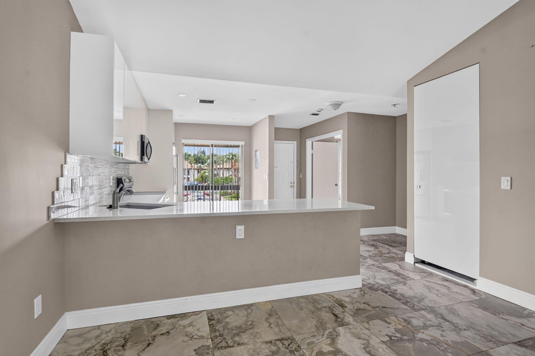 301 Club Circle, Unit 208 Boca Raton, FL 33487 - Photo 12 of 37 12-web-or-mls-DSC_3934