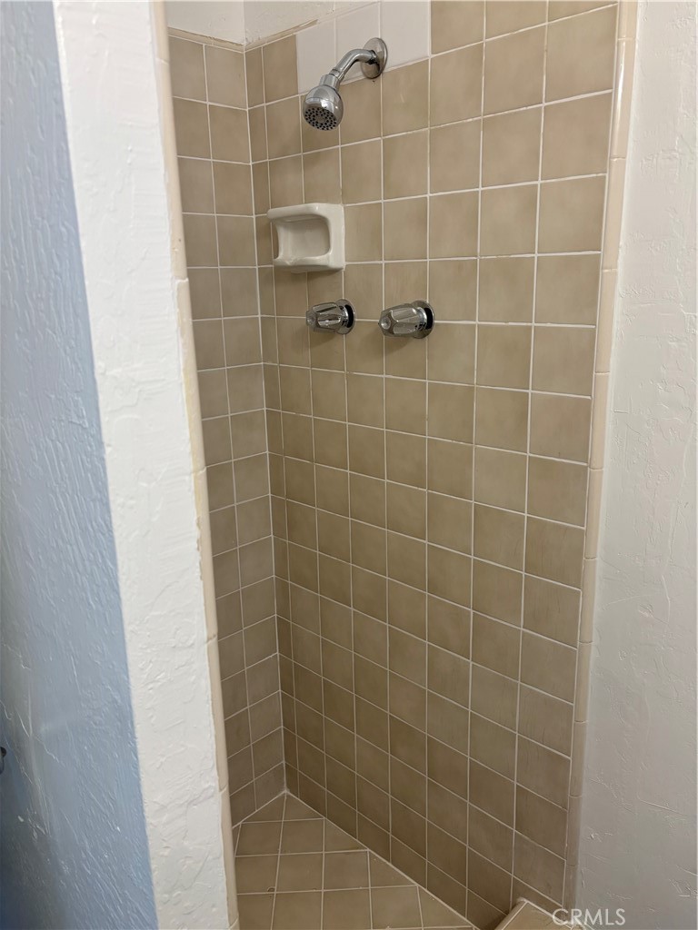 1226 Canal Street Merced, CA 95341 - Photo 5 of 7 a bathroom with a shower