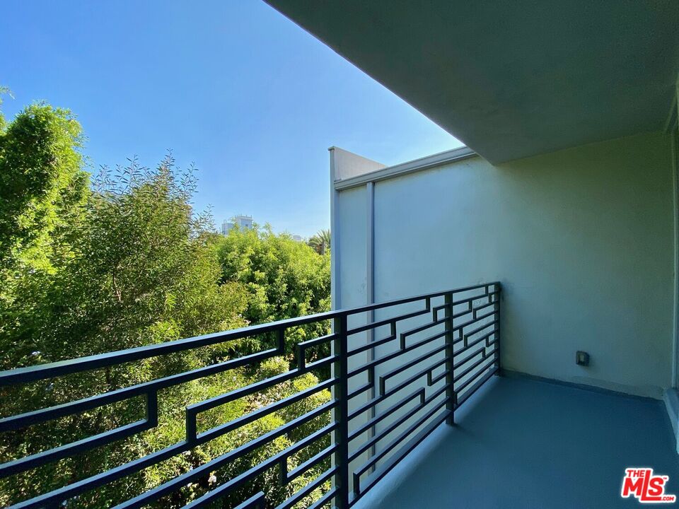 1920 Hillcrest Road, Unit 12 Los Angeles, CA 90068 - Photo 12 of 25 a view of balcony