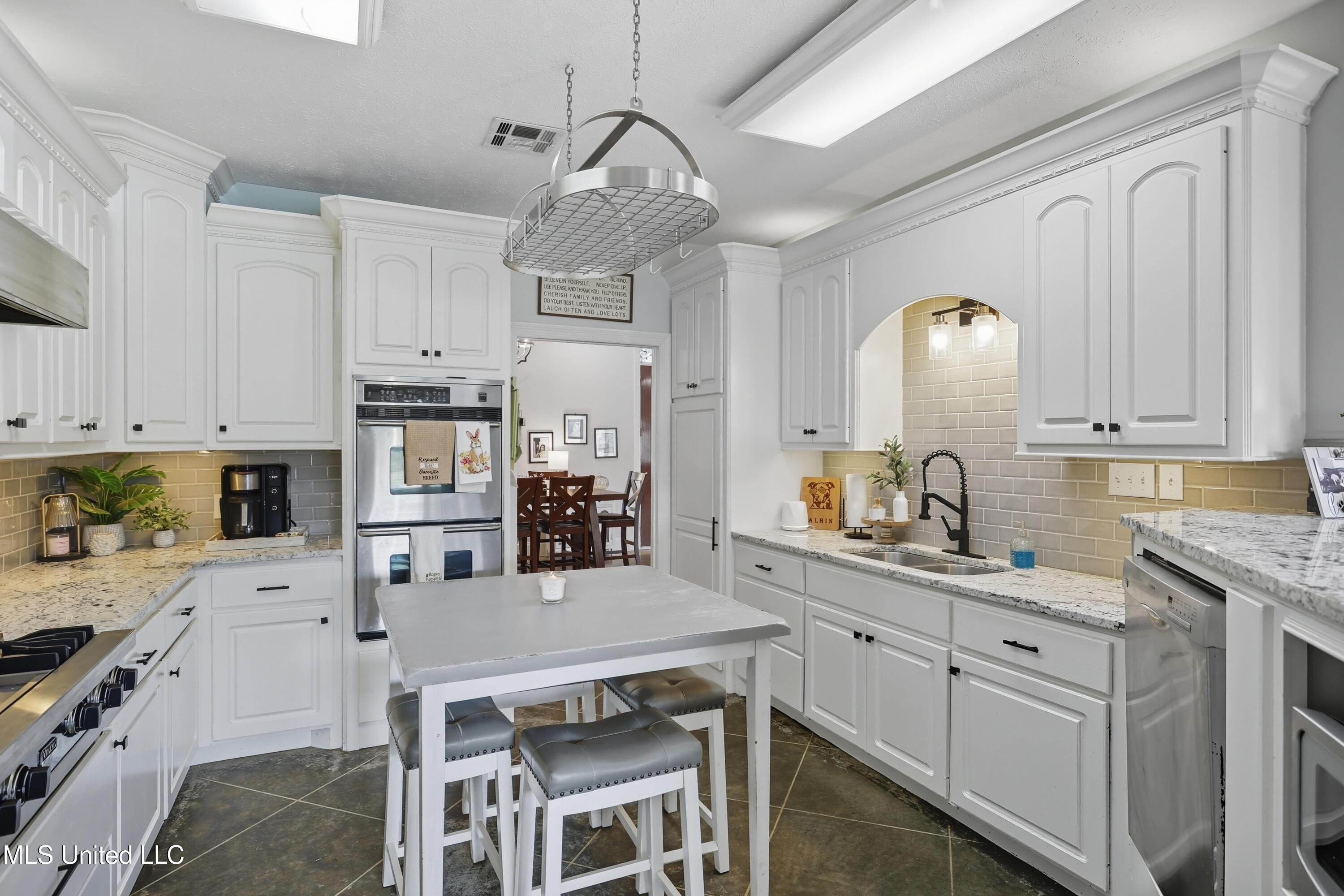 226 Alliston Farm Road Florence, MS 39073 - Photo 18 of 86 IMG_0929