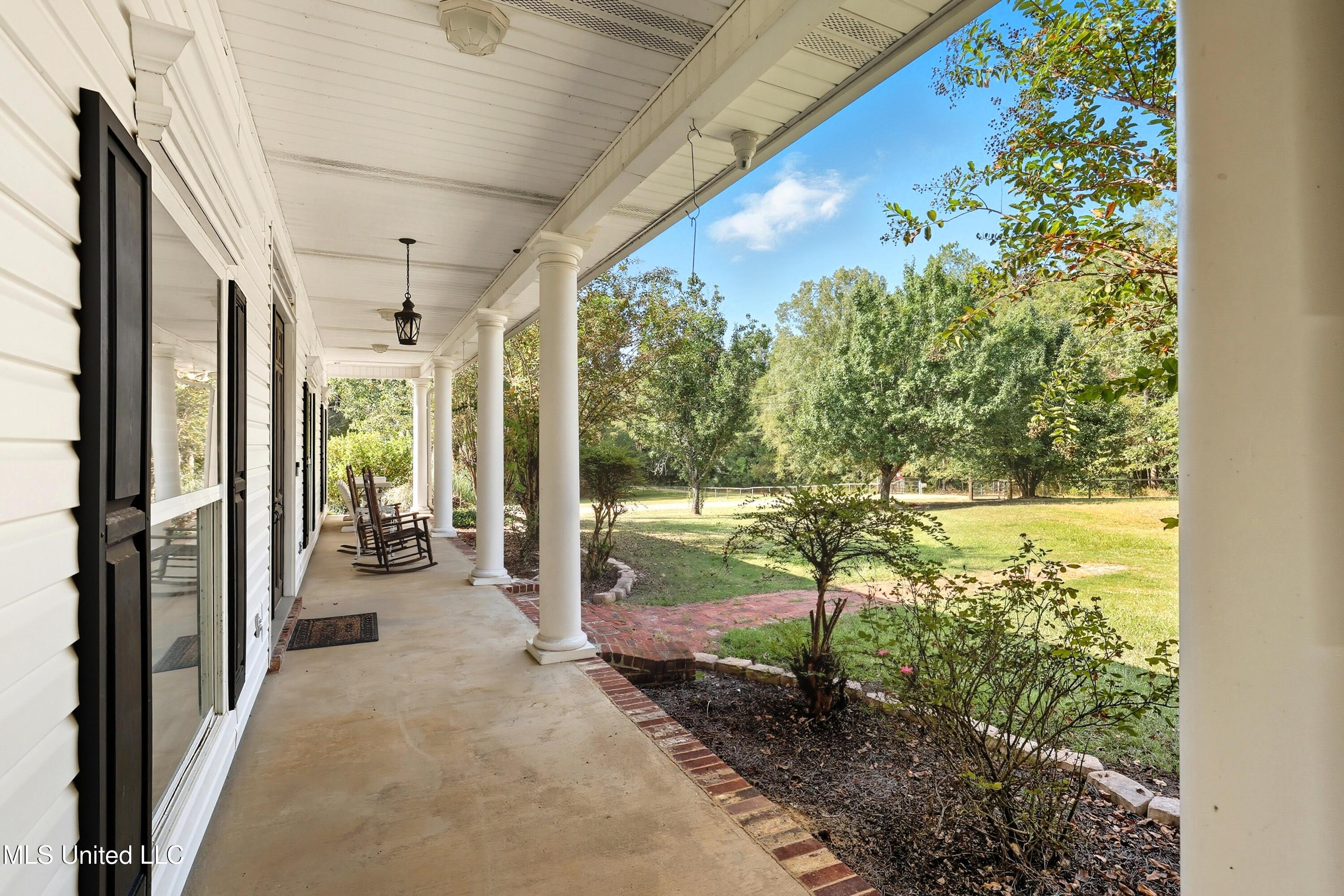 226 Alliston Farm Road Florence, MS 39073 - Photo 6 of 86 IMG_0917