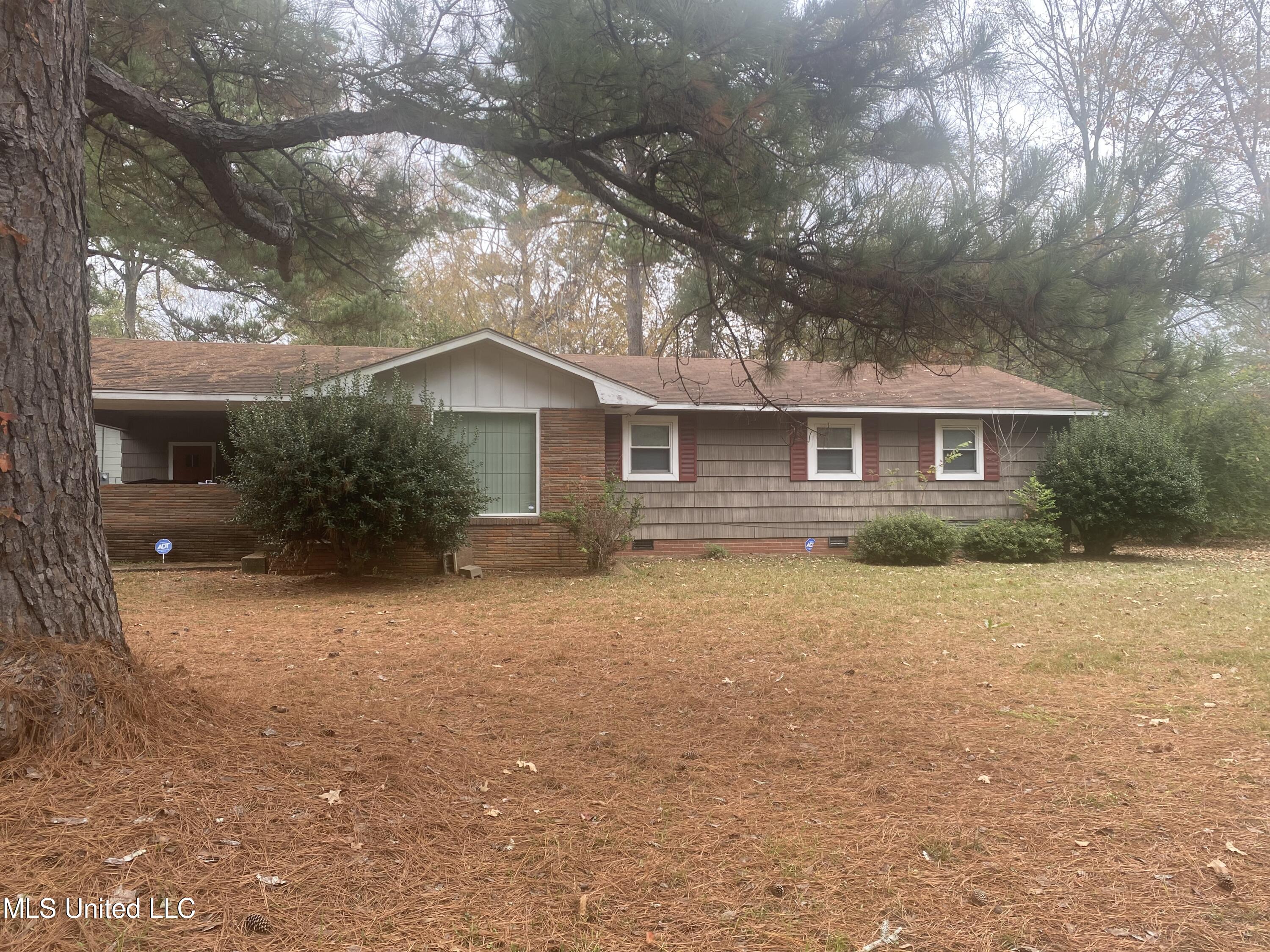 306 Cedars Of Lebanon Road Jackson, MS 39206 - Photo 1 of 12 IMG_5447