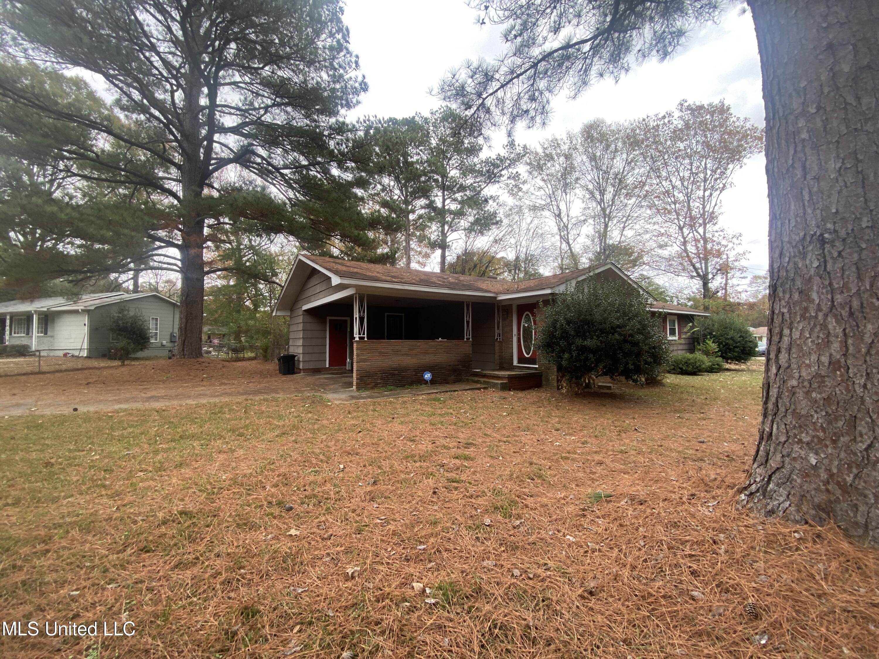 306 Cedars Of Lebanon Road Jackson, MS 39206 - Photo 2 of 12 IMG_5453