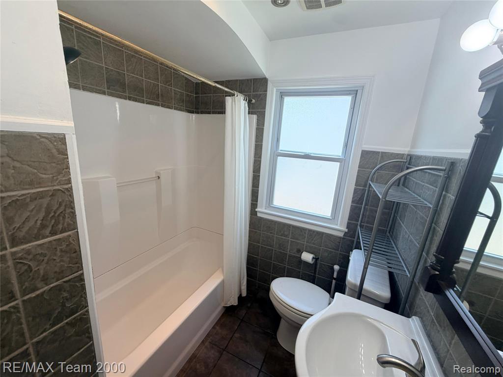 3418 Harding Street Dearborn, MI 48124 - Photo 11 of 12