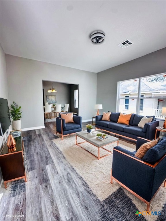 406 Hubbard Street Yoakum, TX 77995 - Photo 5 of 37 VIRTUALLY STAGED LIVING ROOM