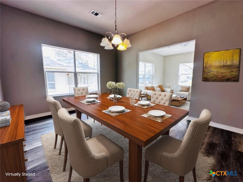 406 Hubbard Street Yoakum, TX 77995 - Photo 9 of 37 VIRTRUALLY STAGED DINING ROOM