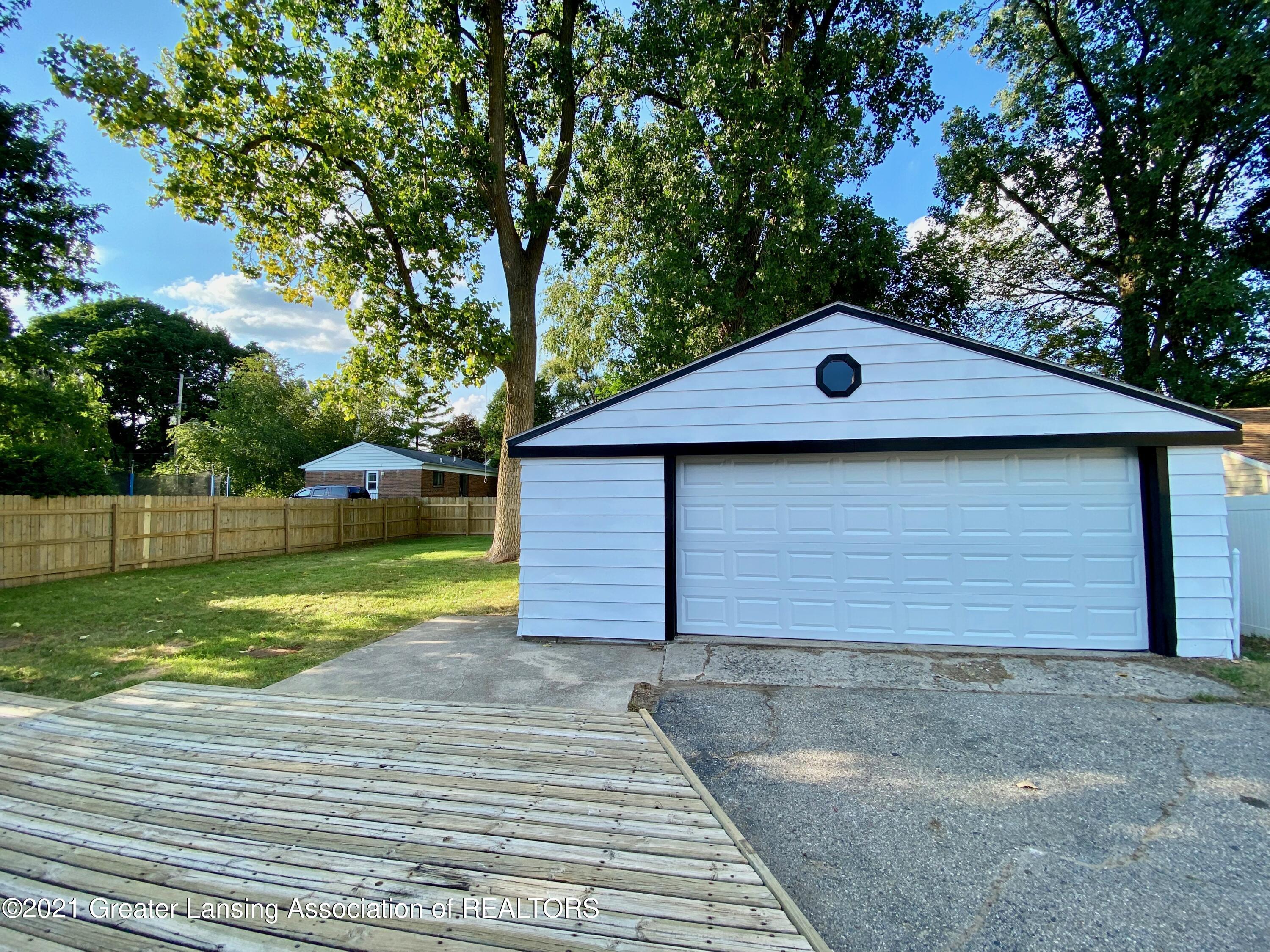 516 West Miller Road Lansing, MI 48911 - Photo 30 of 34 IMG_6499