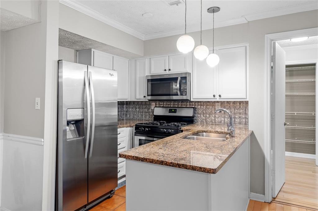 2045 Brian Way Decatur, GA 30033 - Photo 11 of 22