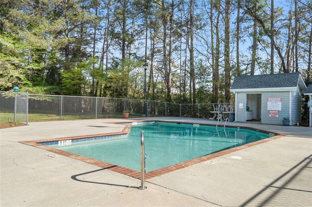 2045 Brian Way Decatur, GA 30033 - Photo 5 of 22
