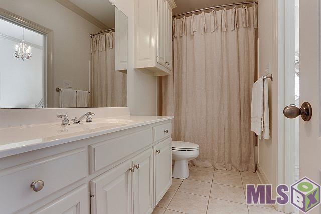 8630 Highcrest Drive Baton Rouge, LA 70809 - Photo 10 of 14 Bathroom2