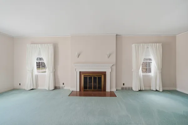 $334,900 | 807 East Fellows Street, Dixon, IL 61021