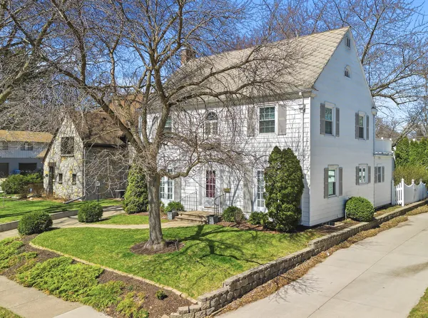 $334,900 | 807 East Fellows Street, Dixon, IL 61021