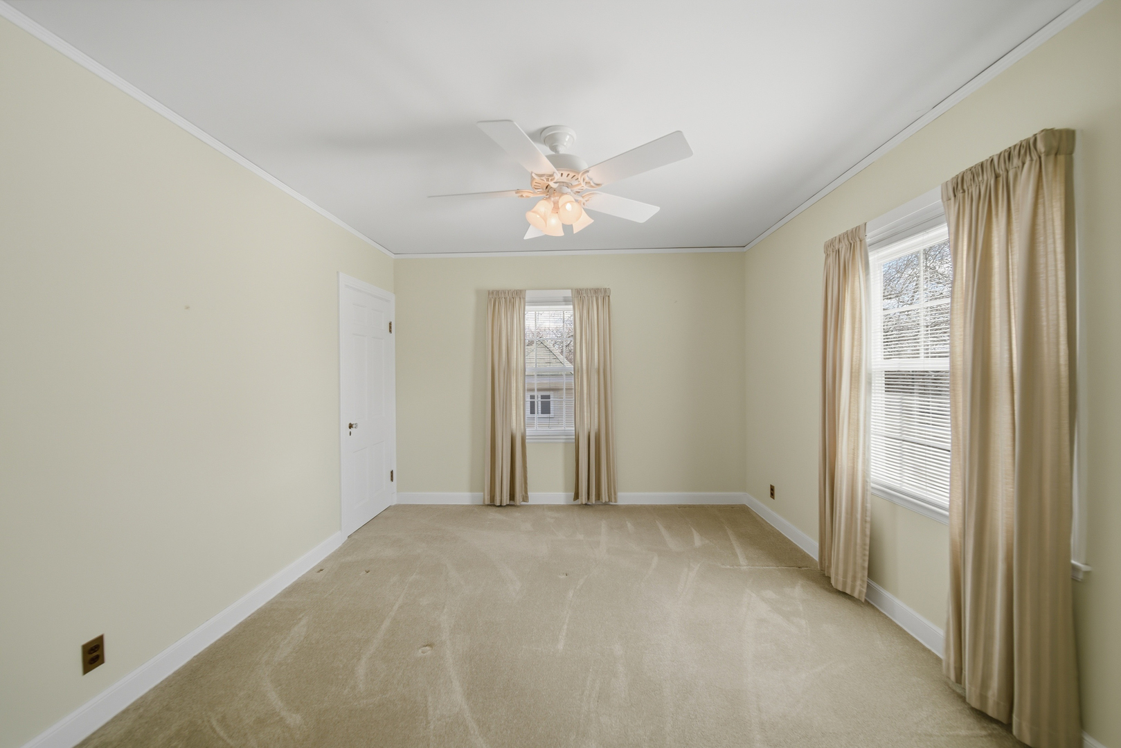 807 East Fellows Street Dixon, IL 61021 - Photo 27 of 31 a view of an empty room with a window
