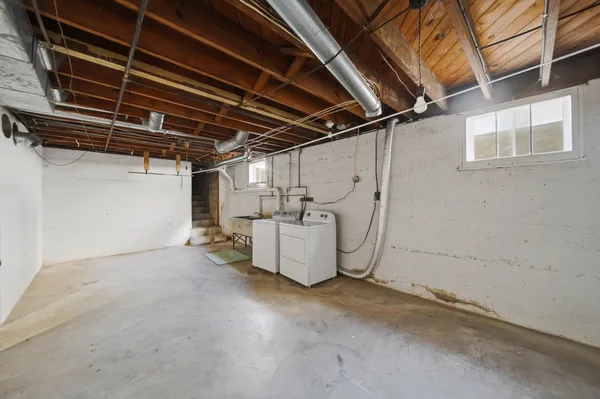 $334,900 | 807 East Fellows Street, Dixon, IL 61021