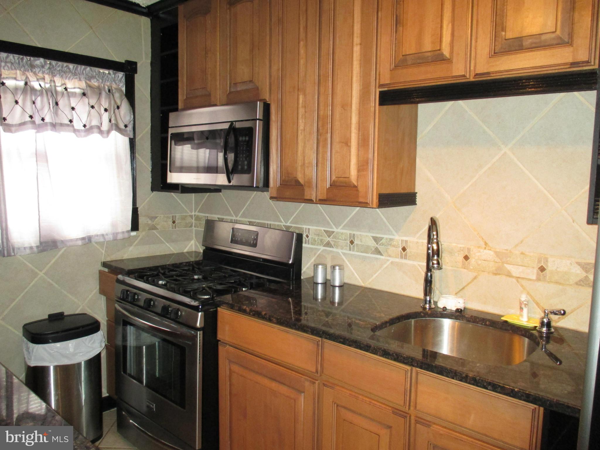 517 Coventry Road Baltimore, MD 21229 - Photo 6 of 18 Kitchen