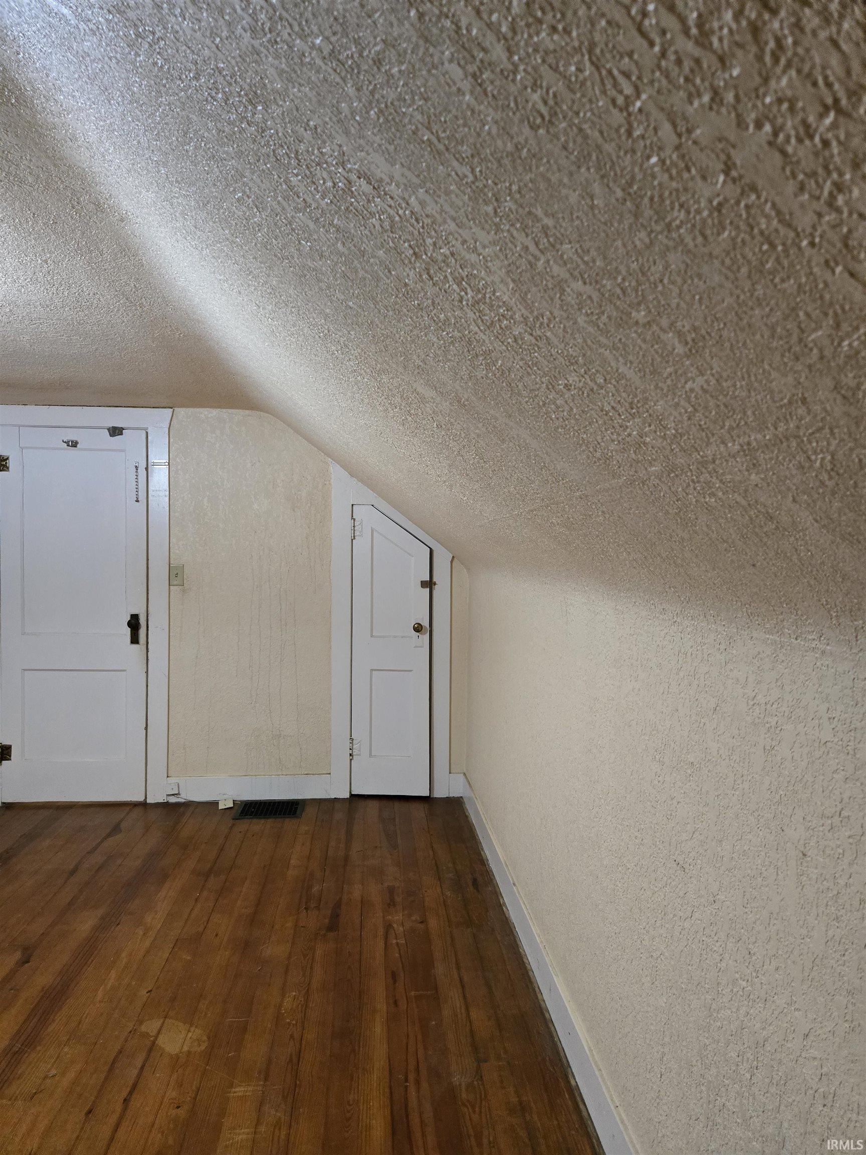 910 Ridgeway Avenue Vincennes, IN 47591 - Photo 15 of 27 Gallery Image 15