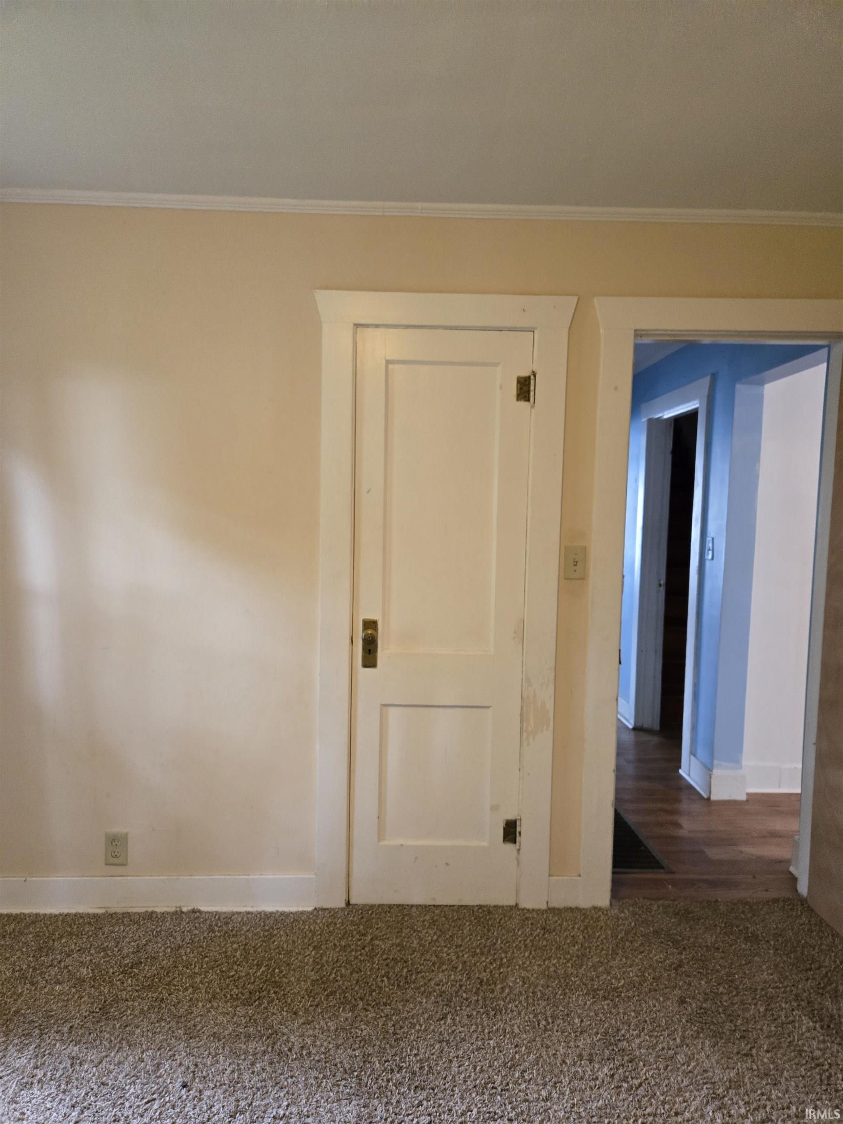 910 Ridgeway Avenue Vincennes, IN 47591 - Photo 4 of 27 Gallery Image 4